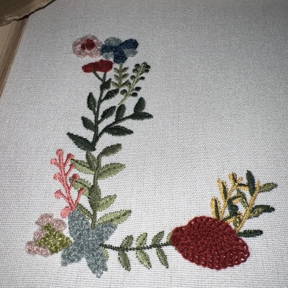 New BP Home Textile Embroidery. Woven Artistry L O V E Picture Frame 12 X 15